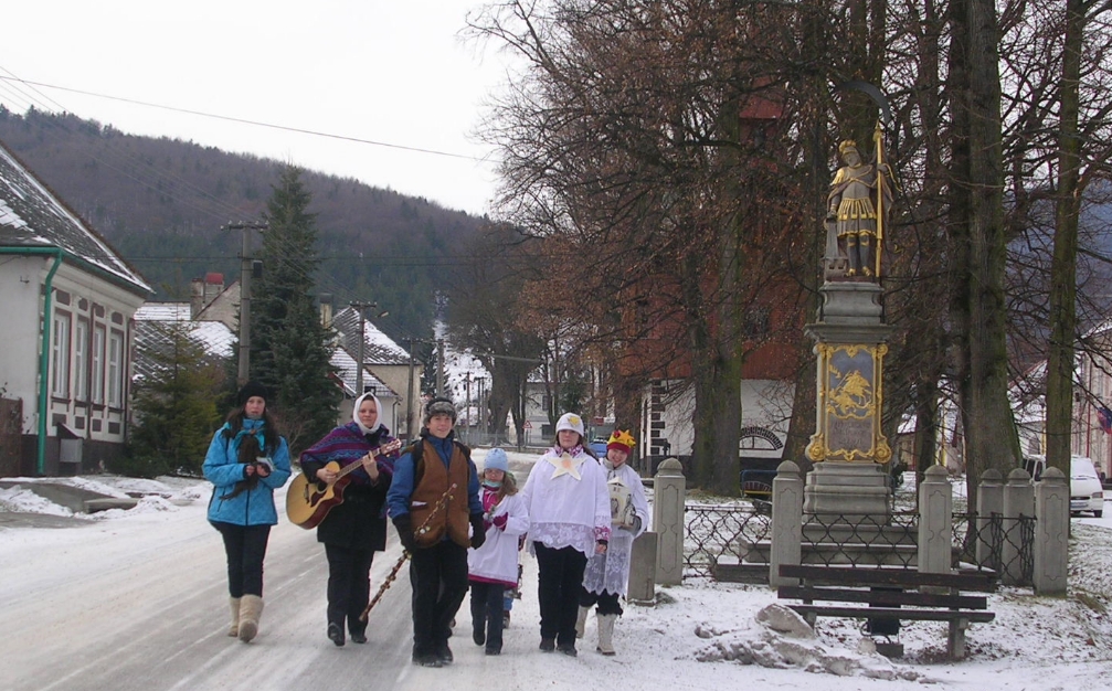 2010 - 12 Koledovanie v obci
