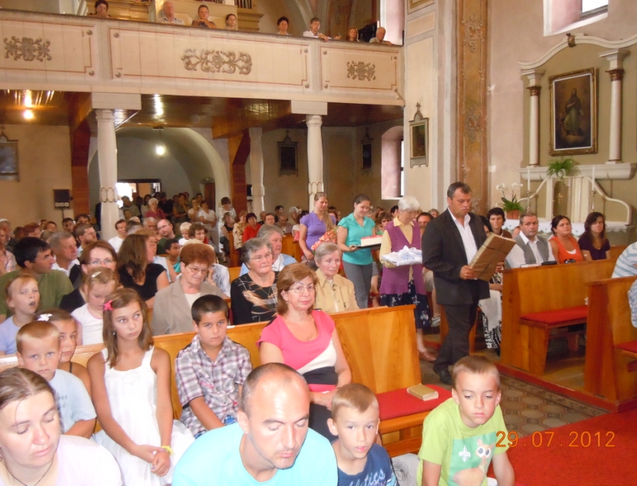 2012 - 07 34. narodeniny p. far�r H�ro��