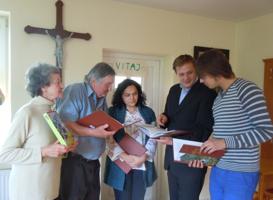 2013 - 05 Autori knihy Krajina spod Znieva