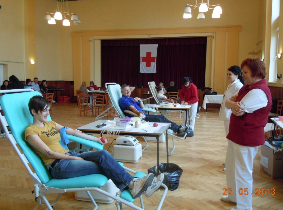 2013 - 05 Darovanie krvi v Slovanoch