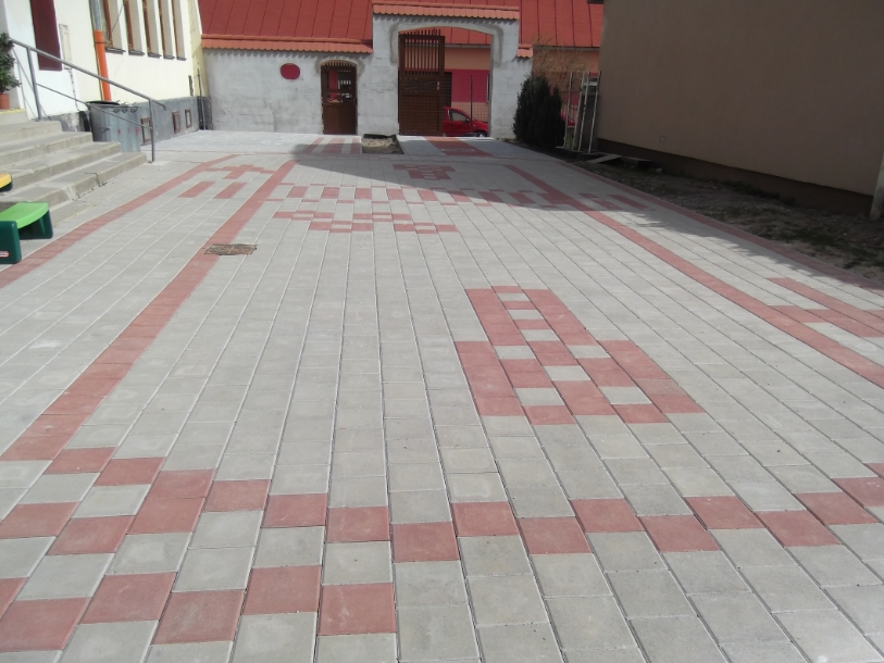 2016 - 04 Dokon�en� dvor M�