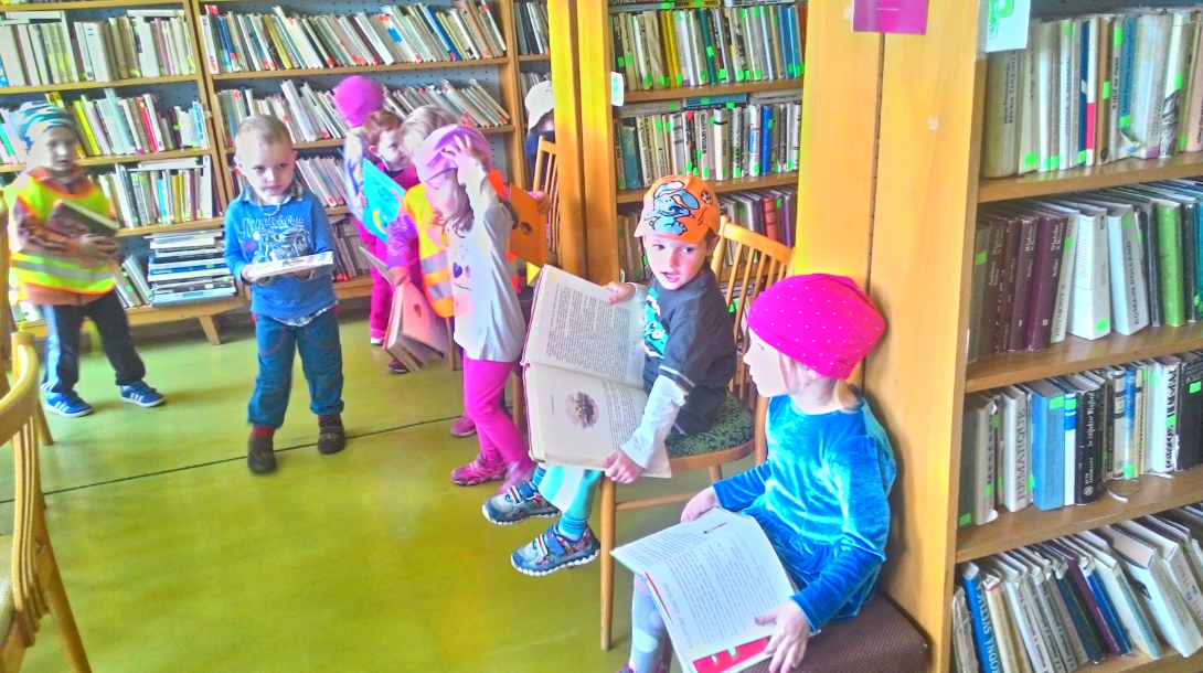 2016 - 05 N�v�teva M� v miestnej kni�nici