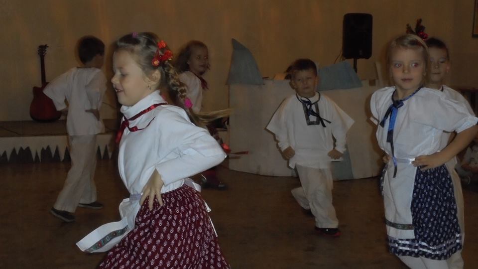 2017 - 12 viano�n� besiedka na mot�v rozpr�vky Snehov� kr�ovn�